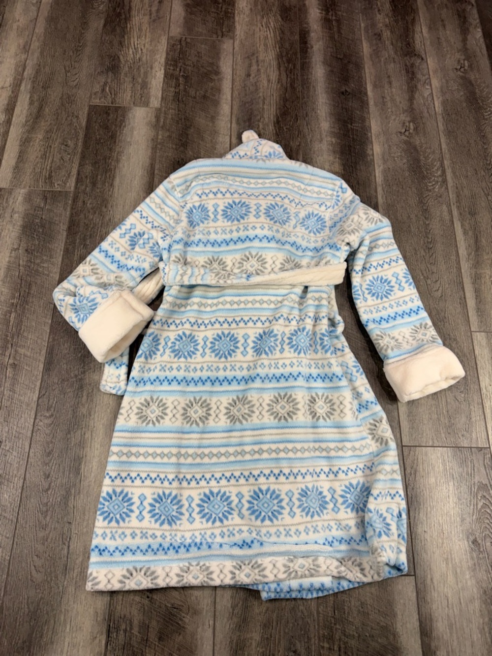 Chaos Blue/White Fuzzy Robe‎ - Picture 8 of 11